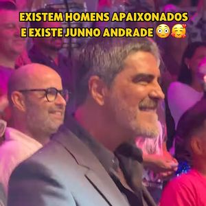 Junno Andrade encantado com a rebolada de Xuxa!
