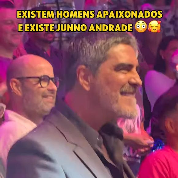 Junno Andrade encantado com a rebolada de Xuxa!