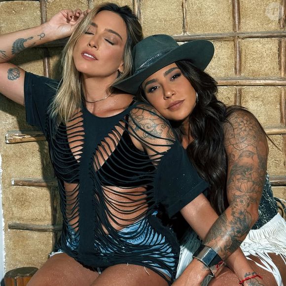 Tati Dias levou Lauana direto para o aeroporto em seu pedido de namoro