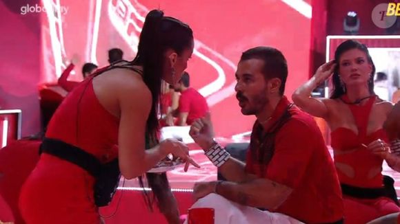 Troca de farpas no 'BBB 25'! Mateus e Eva batem boca em festa, após show de Péricles: 'Não venha me dar explicação'