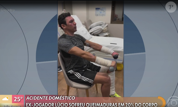 Ex-jogador Lúcio fazendo exercícios no hospital, com os braços e pernas enfaixados.