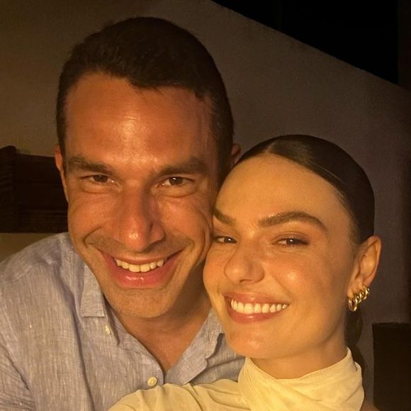 Casamento de Marcus Buaiz com Isis Valverde tem a recomendação de não se registrar pelo celular fotos e/ou vídeos