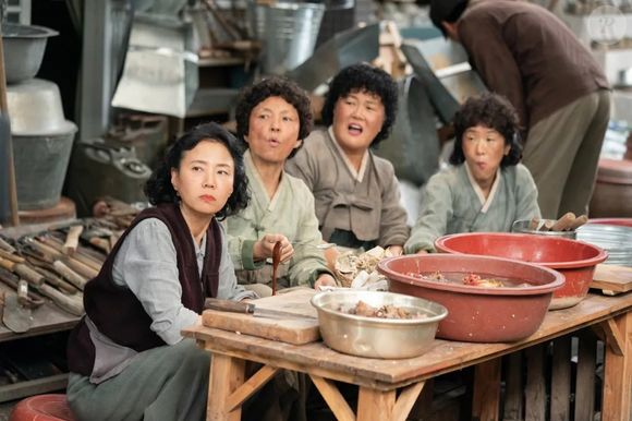 Além de IU e Bo-gum, 'Se a Vida Te Der Tangerinas...' conta com um elenco de peso