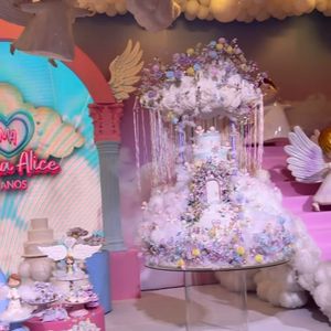 Os bolos do aniversário de Maria Alice chamaram a atenção do público.