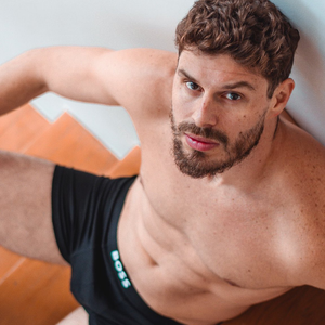 O mundo do vôlei foi pego de surpresa com a nova campanha de Bruninho. E os comentários não passaram despercebidos.