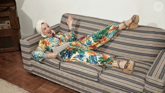 Mas, no dia a dia, a artista também defendia o maximalismo, especialmente nos pés, apostando em sapatos altos, marcantes e cheios de personalidade