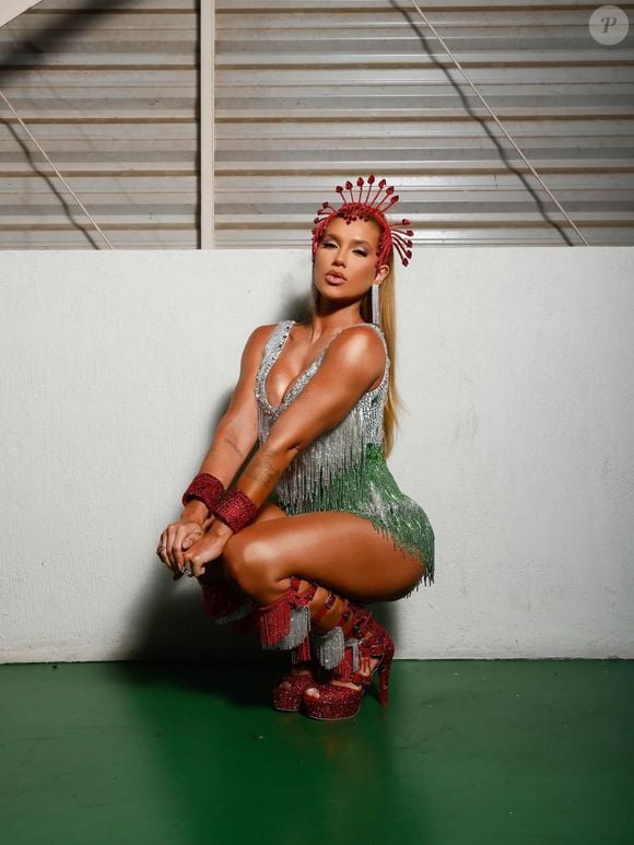 De DJ Vi Fonseca a rainha de bateria da Grande Rio: a transformação meteórica de Virgínia, que trocou os sets pelos palcos da TV e do Carnaval do Rio