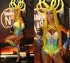 Sabrina Sato brilha com look brasilcore em camarote na Sapucaí e homenageia Fernanda Torres. Veja fotos!