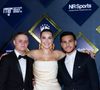 Deolane Bezerra prestigiou o leilão beneficente de Neymar ao lado dos filhos