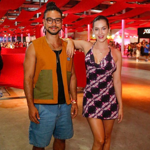 Sérgio Malheiros e Sophia Abrahão vão ao Ensaios da Anitta na Marina da Glória, Rio de Janeiro, neste último sábado, 8 de fevereiro de 2025