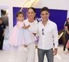 Zezé Di Camargo foi acompanhado pela mulher, Graciele Lacerda, e pela filha do casal, Clara, de 1 ano