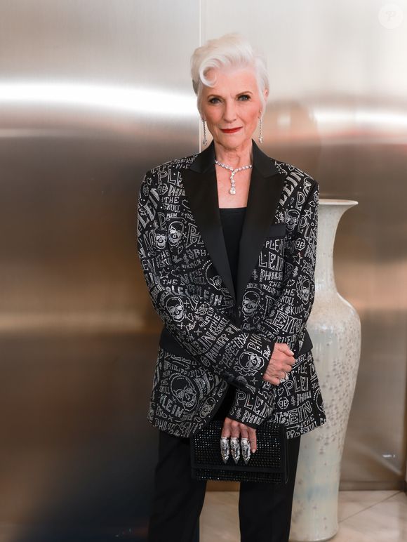 Maye Musk, mãe de Elon Musk, tem 76 anos e trabalha como modelo