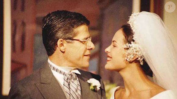 Novela 'História de Amor': Paula Moretti (Carolina Ferraz) e Carlos (José Mayer) tem um relacionamento conturbado no decorrer da novela.