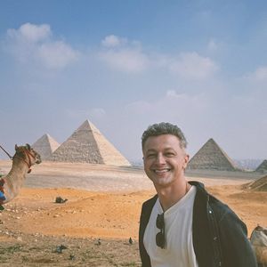 Lucas Lima, ex-marido de Sandy, compartilhou alguns registros em seu perfil na web durante uma viagem ao Egito.