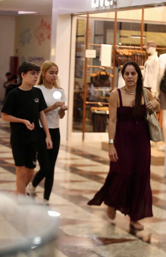 Claudia Mauro está sendo vista nas reprises de 'História de Amor' e 'O Rico e Lázaro'