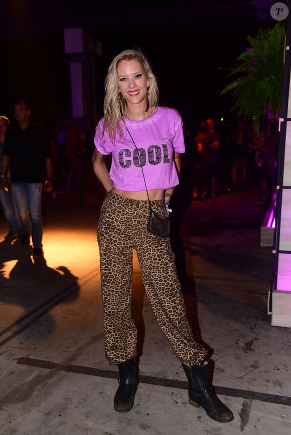 Lollapalooza: Gianne Albertoni apostou em calça animal print