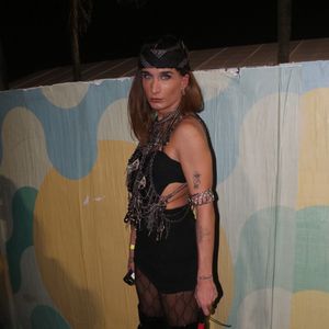 Show da Lady Gaga no Rio: ex-BBB Serginho ousou com um look todo preto e com recortes