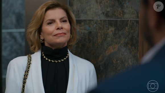 Padre precisa esclarecer que não reza por Odete Roitman e web se divide entre risadas e críticas