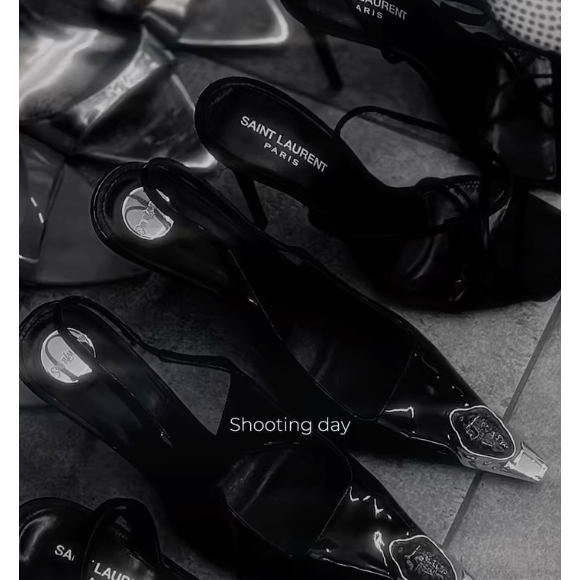 Mostrando não estar interessada em dar continuidade na treta, Bruna Biancardi se limitou a publicar uma foto de uma coleção de saltos durante uma sessão de fotos