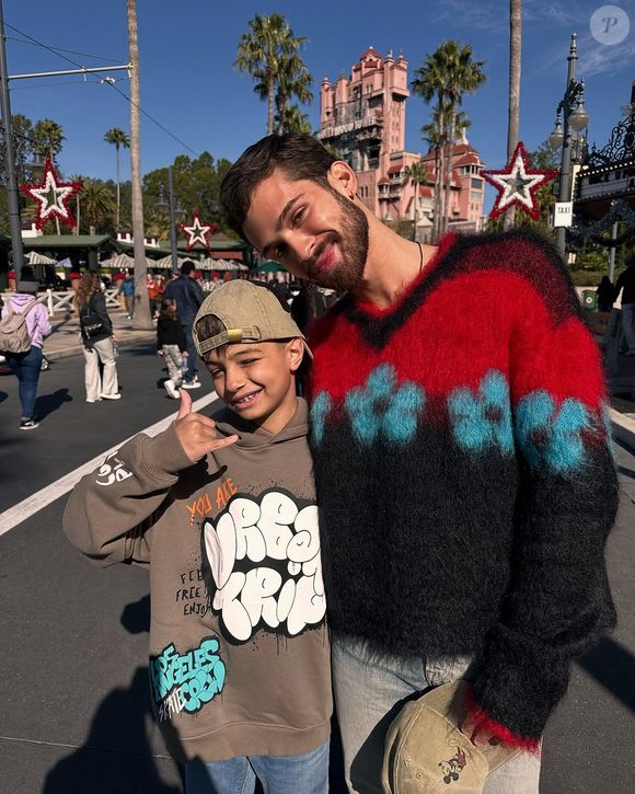 João Guilherme posou na Disney com o irmão mais novo, Pietro