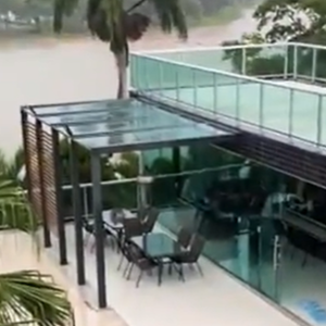Mansão de Camila Loures: a propriedade possui uma grande piscina, spa com capacidade para seis pessoas, duas saunas e mesa de sinuca.