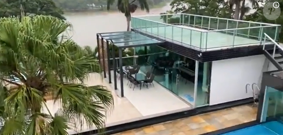 Mansão de Camila Loures: a propriedade possui uma grande piscina, spa com capacidade para seis pessoas, duas saunas e mesa de sinuca.