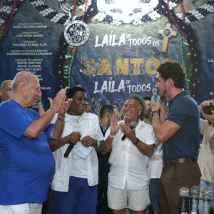 Neguinho da Beija-Flor foi aplaudido em último ensaio da quadra da escola antes da aposentadoria