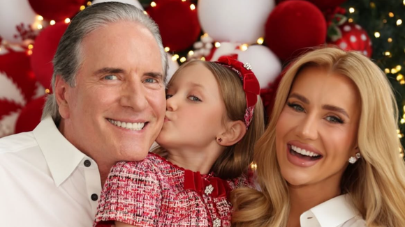 Natal de luxo: Ana Paula Siebert reúne família de Roberto Justus em comemoração antecipada e capricha na produção. Veja as fotos!