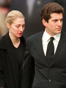 'O coração dele estava partido, e o dela também': descubra como foram os últimos dias de Carolyn Bessette e JFK Jr. antes do acidente aéreo fatal