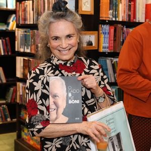 Regina Duarte falou abertamente sobre sua admiração por Jair Bolsonaro e relembrou o período em que esteve à frente da Secretaria Especial de Cultura no governo do ex-presidente.