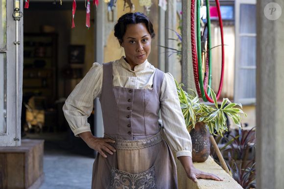 Zenaide (Evelyn Castro) fica perplexa com nova maldade de Zulma