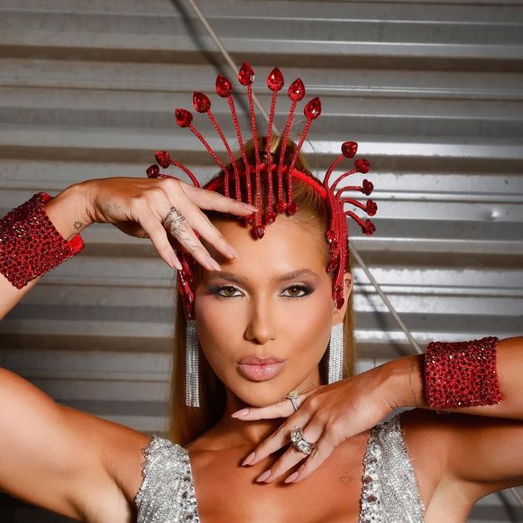 A ausência de Virgínia Fonseca no primeiro ensaio de quadra da Grande Rio, em Duque de Caxias, chamou atenção de fãs e reacendeu o debate sobre comprometimento e futuro da influenciadora no posto de rainha de bateria