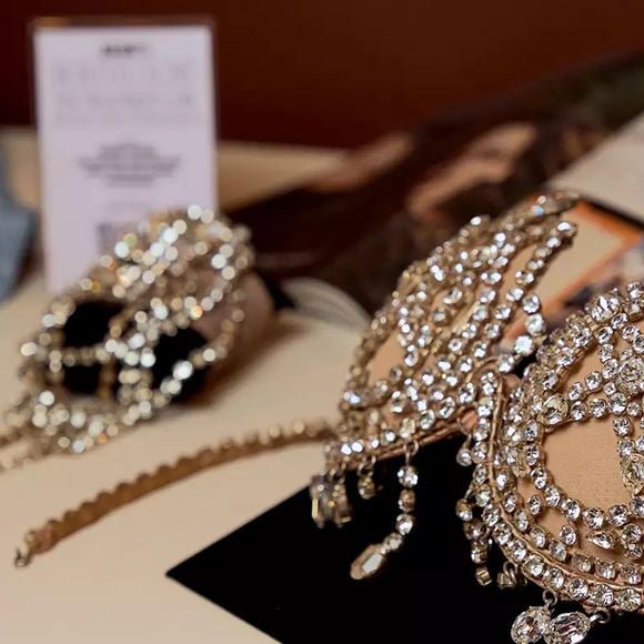 Um dos looks mais icônicos de Britney Spears em um show acaba de chegar a leilão.