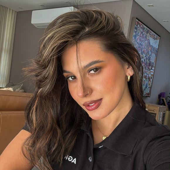 Neste meio tempo, Ana Castela mudou seu visual e adotou mechas loiras