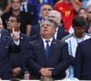 Segundo o La Nación, a empresa TourProdEnter LLC tornou se um dos principais focos da investigação sobre as operações internacionais da AFA. Na imagem, o presidente da entidade, Claudio 'Chiqui' Tapia, aparece ao lado do presidente da FIFA, Gianni Infantino, durante a Copa do Mundo de 2026