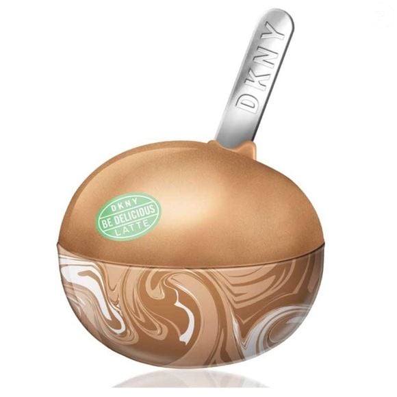 O DKNY Be Delicious Latte Pistachio é aquele tipo de perfume que nos transporta para uma cafeteria nova-iorquina
