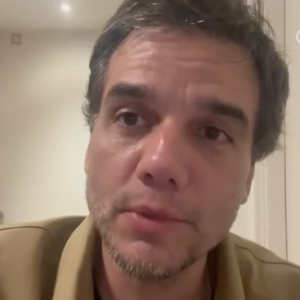 Wagner Moura agradeceu ao diretor do longa, Kleber Mendonça, e ainda agradeceu pelo apoio a 'O Agente Secreto', citando 'Ainda Estou Aqui'