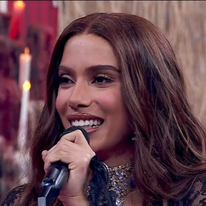 De acordo com Sonia Abrão, Anitta teria feito os comentários como se estivesse "desmascarando" algo dentro da própria casa de Luciano Huck, encerrando a crítica com a frase: 'Vai se catar. Que é isso!'