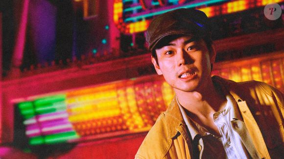 'O Mundo é um Teatro': em meio à efervescente Tóquio dos anos 80, um aspirante a diretor de teatro luta para encontrar seu lugar entre sonhos e fracassos