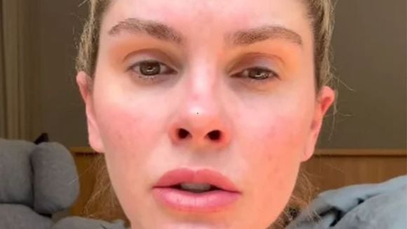 'Estou até tremendo': Bárbara Evans expõe luta contra dependência química após 5 anos, recaída e alerta sobre saúde