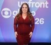 Look de Tati Machado no Upfront 2026 da Globo foi vestido curto em tom de vermelho fechado