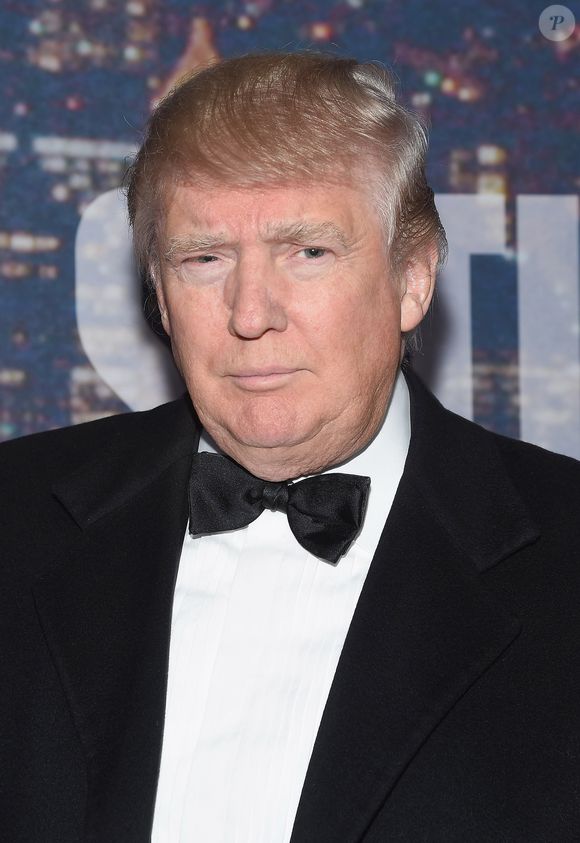 2015: Donald Trump participa do 40º aniversário do programa SNL