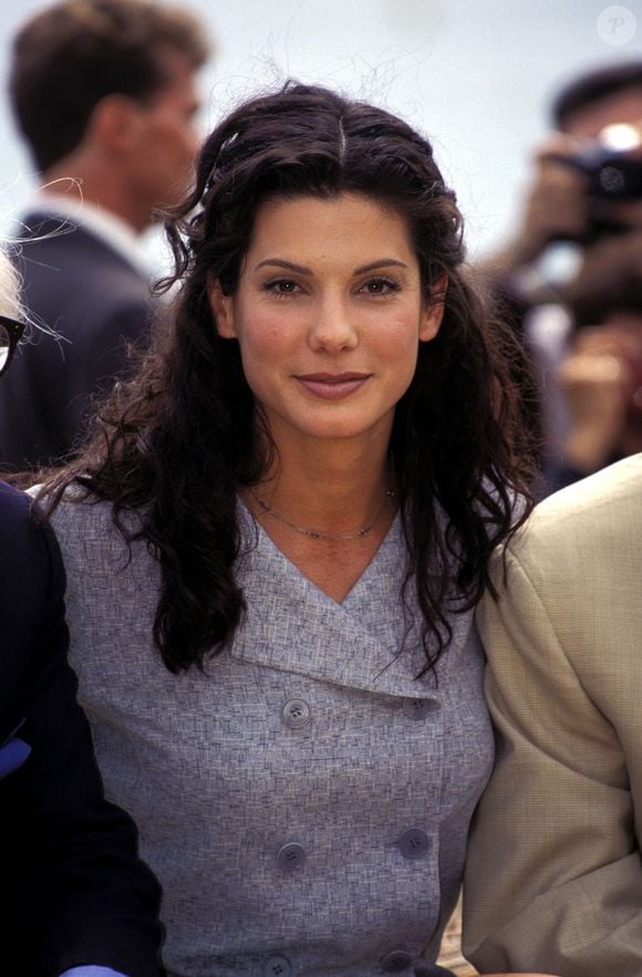 Com o passar do tempo, a beleza de Sandra Bullock foi amadurecendo e chegando à que conhecemos hoje