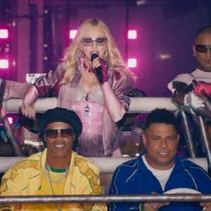 Madonna levou os ex-jogadores brasileiros Ronaldo e Ronaldinho Gaúcho para a final da Copa do Mundo 2026