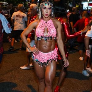 Mulher Melão também recrutou diversas mulheres da comunidade para o quadro de musas do Salgueiro no Carnaval 2026