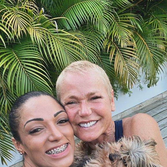 Vanessa trabalha com Xuxa há cerca de 1 ano e tem como foco o fortalecimento muscular e hipertrofia da rainha dos baixinhos