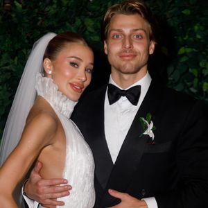 A influenciadora Esther Marques, filha do bilionário João Adibe Marques, do Grupo Cimed, se casou com o empresário Adolpho Mello neste sábado (07) em São Paulo