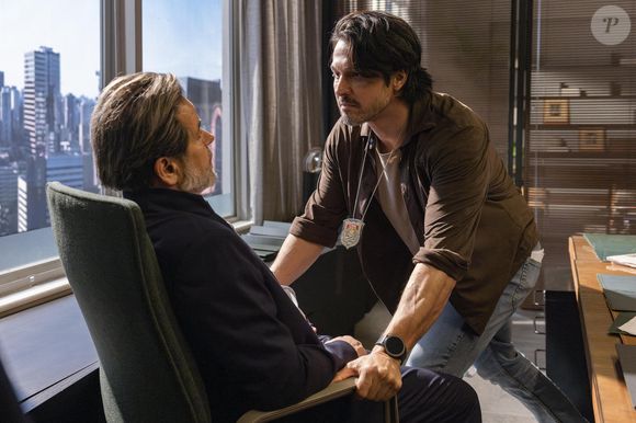 Paulinho confronta Ferette quando vilão envenena falando do pai dele na novela 'Três Graças'