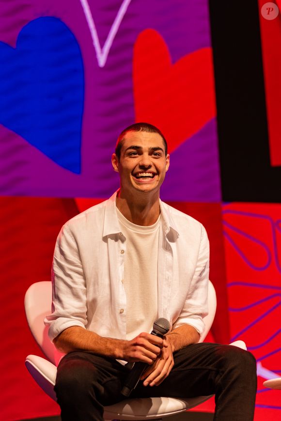 Noah Centineo completa 29 anos em 9 de maio de 2026
