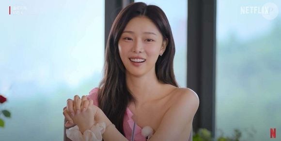 Estrela de 'Solteiros, Ilhados e Desesperados', da Netflix, Lee Sian está sendo processada pela Leaders Entertainment